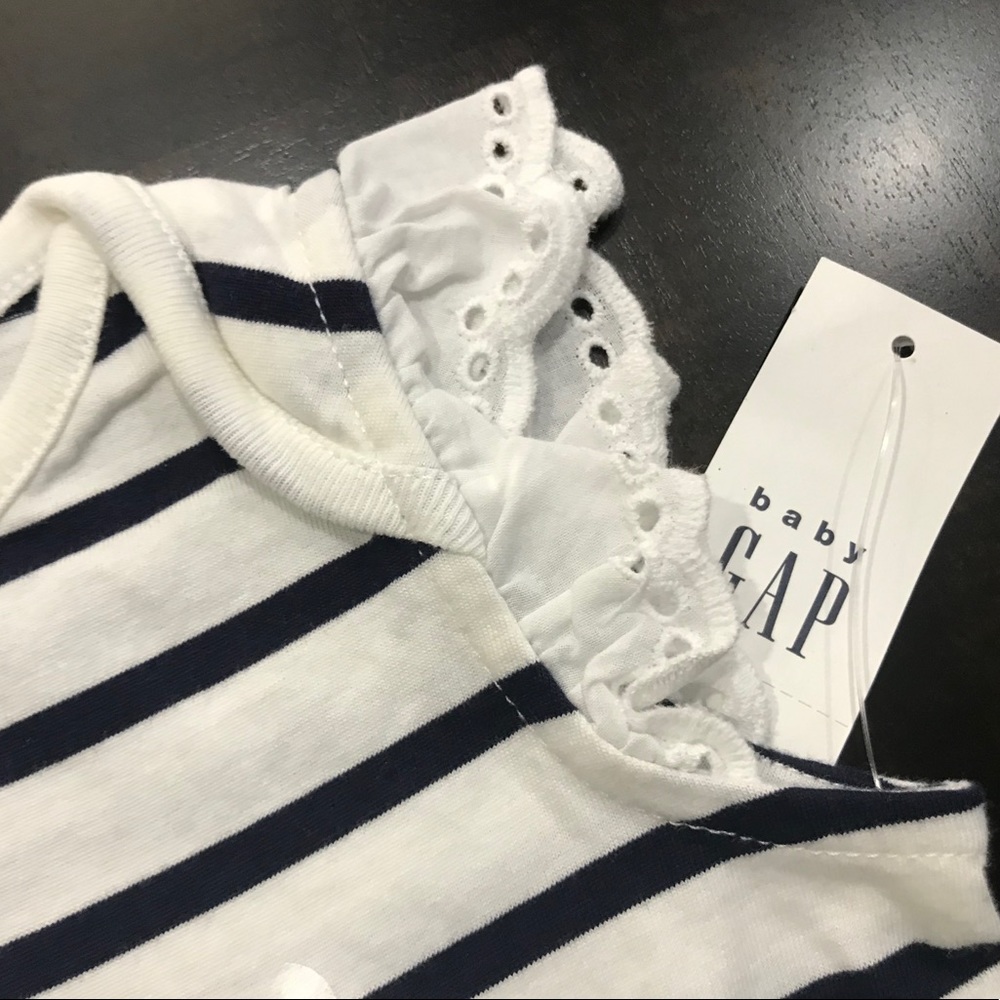 Baby GAP Eyelet Ruffle Bodysuit
Brand New with 🏷 - Picture 4 of 5
